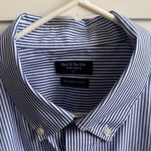 Year In Year Out Wrinkle Free Men's Blue White Striped Dress Button-Down Shirt